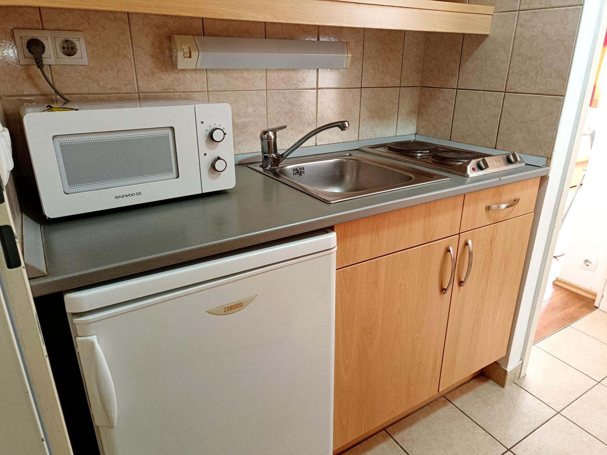 Famulus Kollegium Hostel Дьор Екстериор снимка