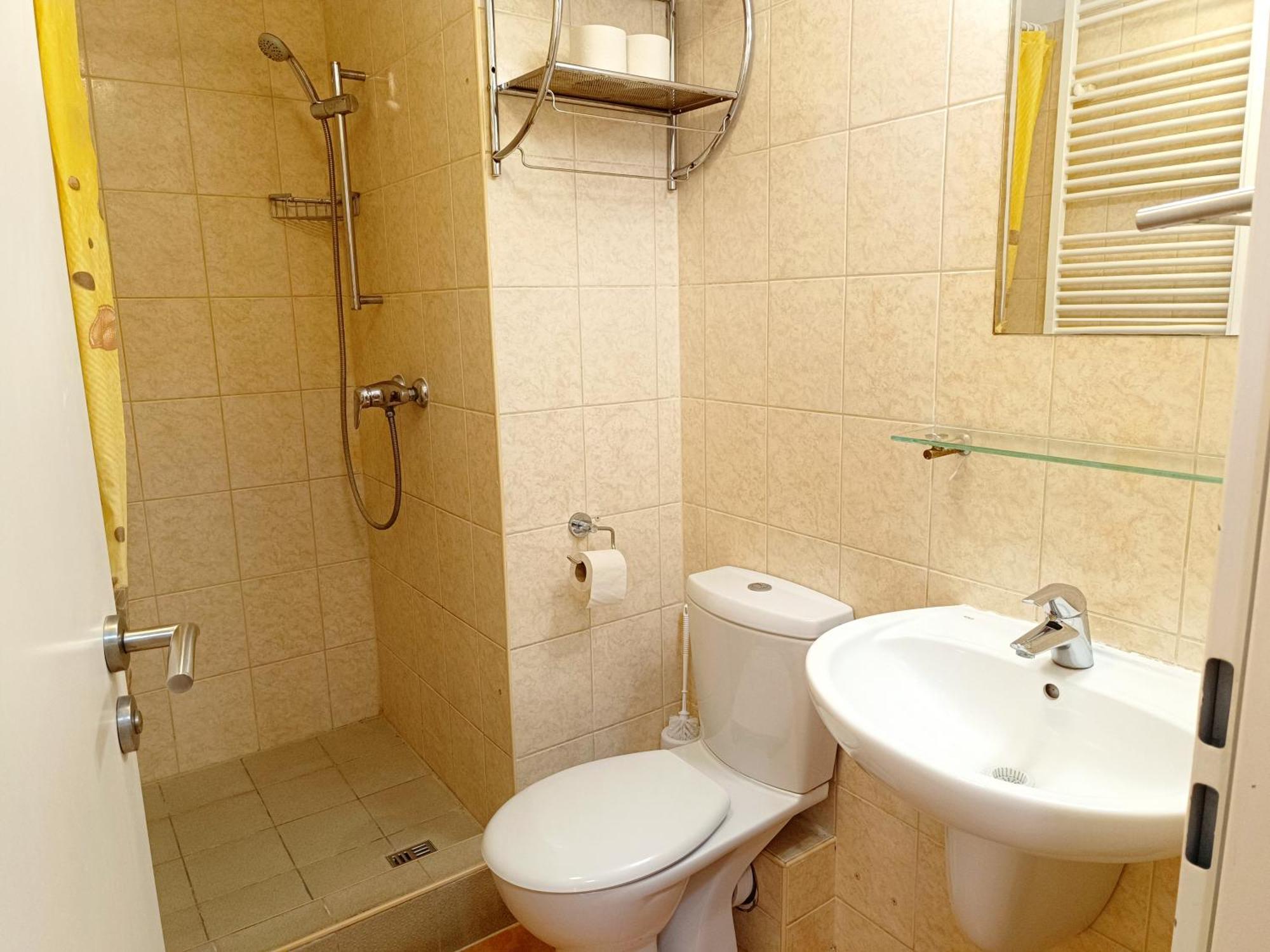 Famulus Kollegium Hostel Дьор Екстериор снимка