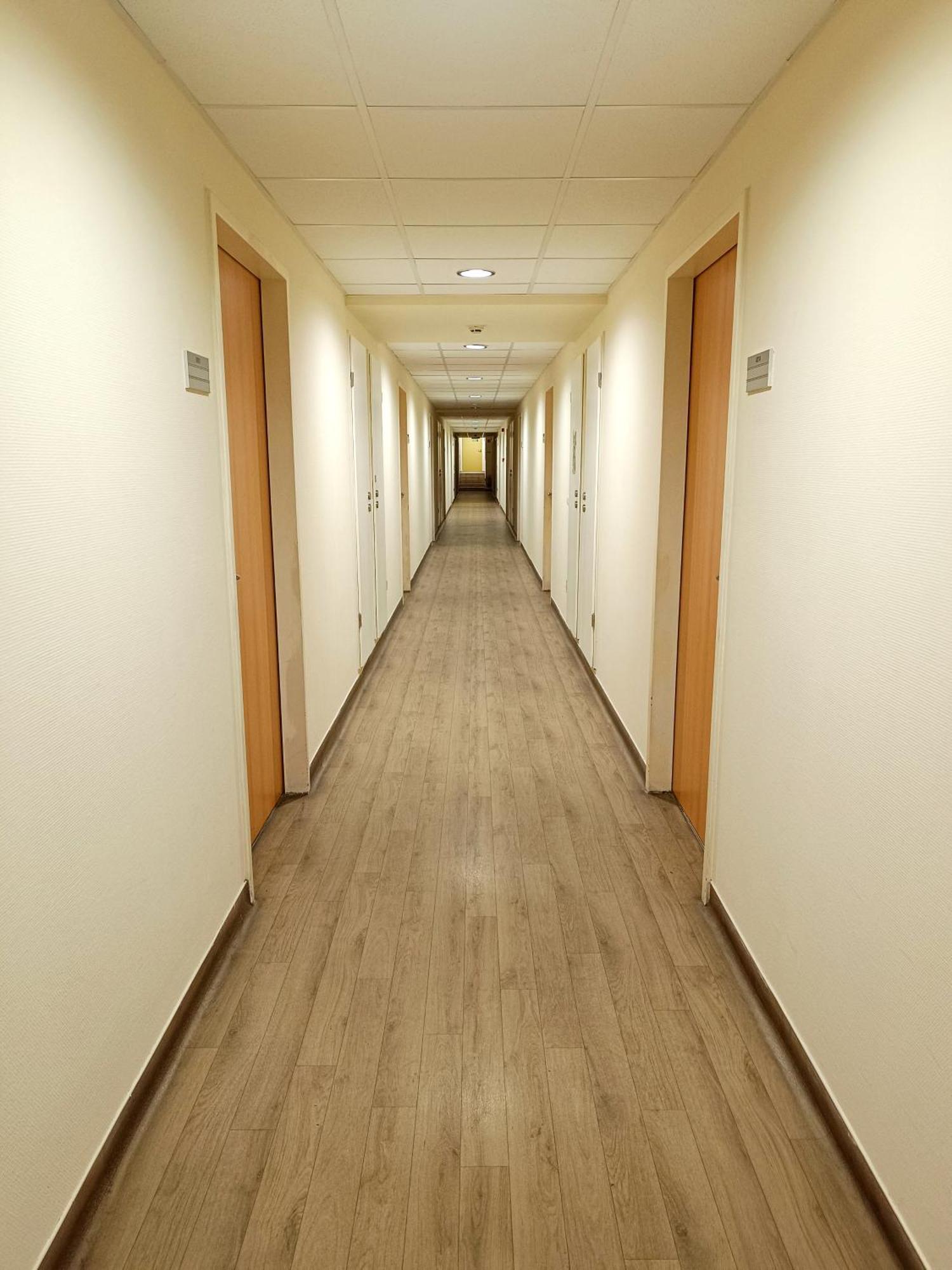 Famulus Kollegium Hostel Дьор Екстериор снимка