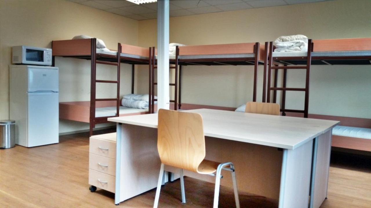 Famulus Kollegium Hostel Дьор Екстериор снимка